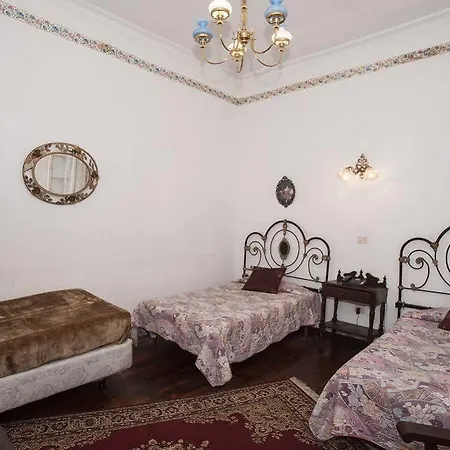 Hotel Emblemático Madrid 3*